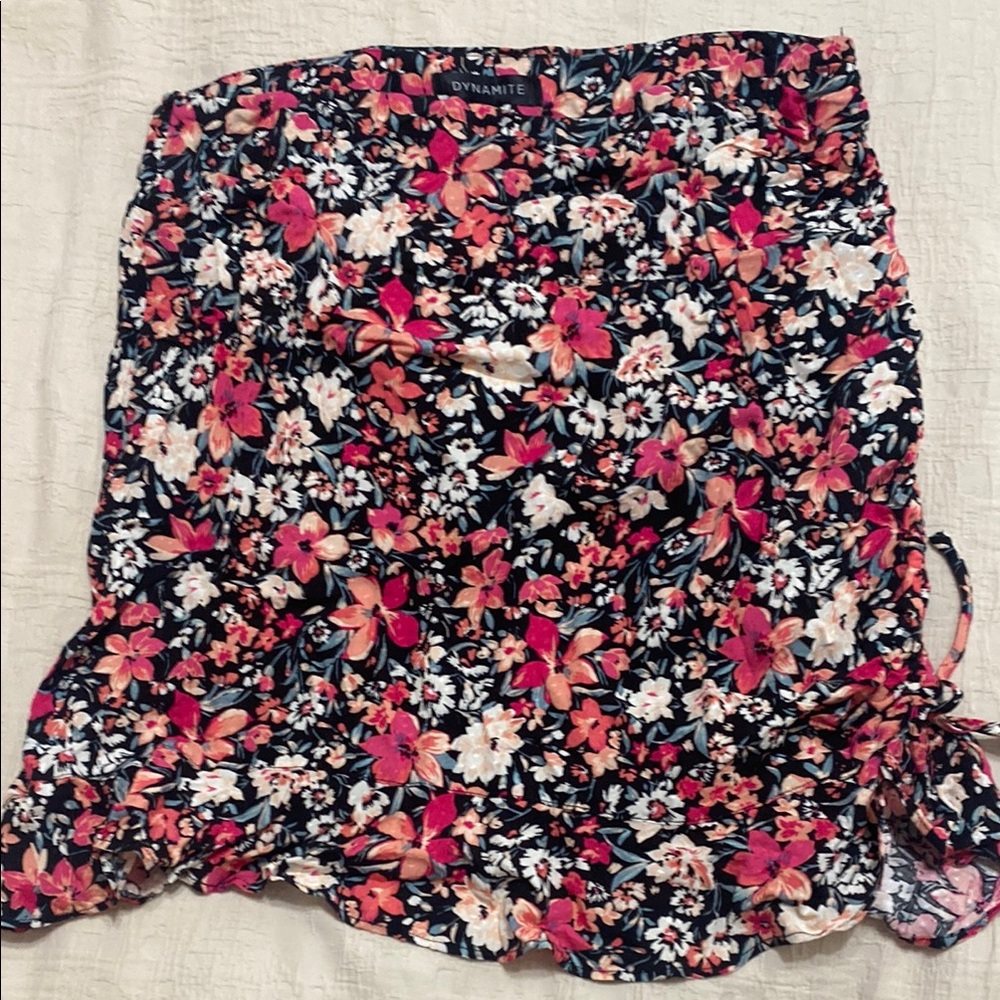 NWOT Dynamite Floral Print Women's Skirt - Black and Pink
